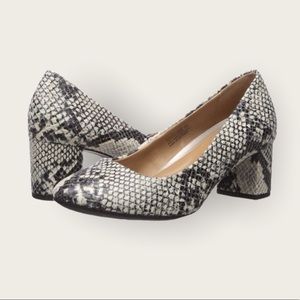 Woman’s 9.5 Aerosoles Chunky High Heeled Shoes Animal Print w/ Cushioned Soles